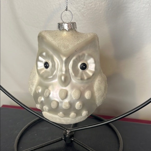 Vintage Blown Glass Owl White Shimmer Ornament - Picture 1 of 7